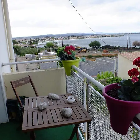 F3 Avec Parking Le Dauphin *